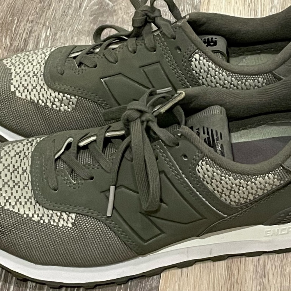 Womens New Balance 574 Military Foliage Green Size 7.5 - Picture 6 of 8